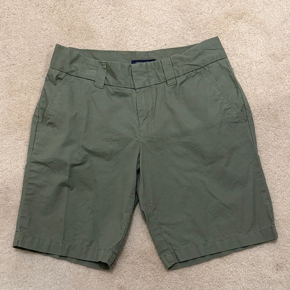 NWOT Women's Tommy Hilfiger Olive Green Flat Front Shorts
